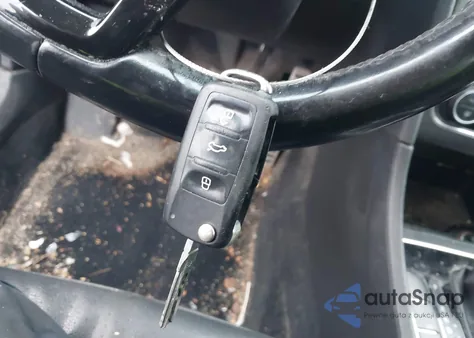 2017 Volkswagen Passat 1.8T R-Line z USA, uszkodzony, nr VIN 1VWDT7A37HC058768